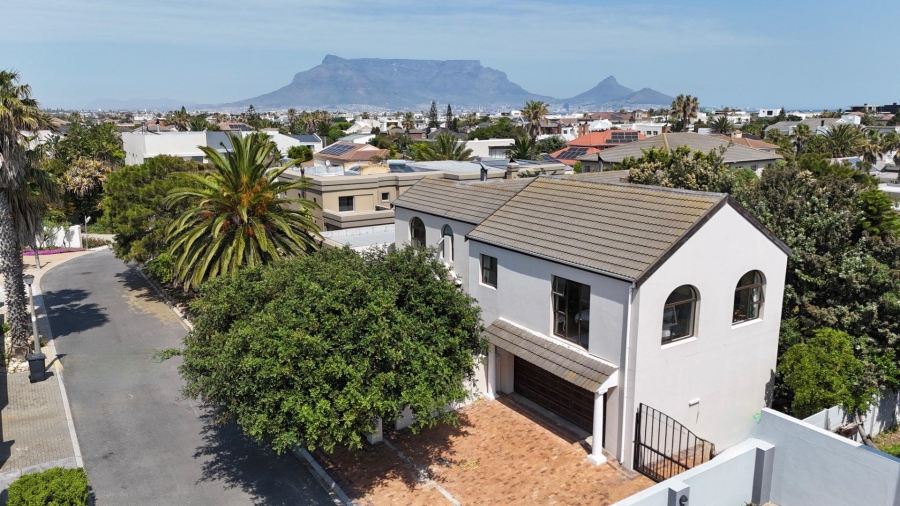 5 Bedroom Property for Sale in Sunset Beach Western Cape